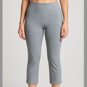 Mondetta Women's Light Gray Active Cropped Capris, size XL